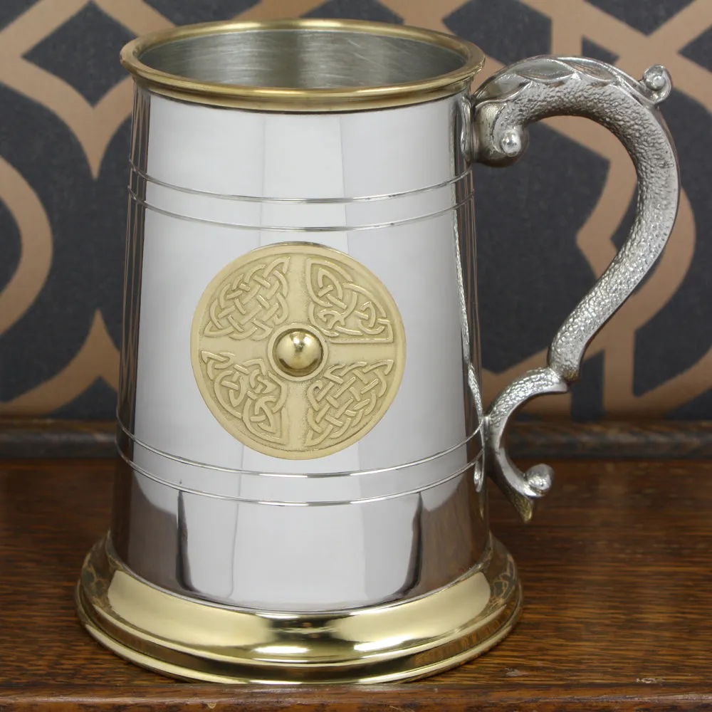 1 Pint* Pewter and Brass Beer Mug Tankard with Brass Celtic Badge