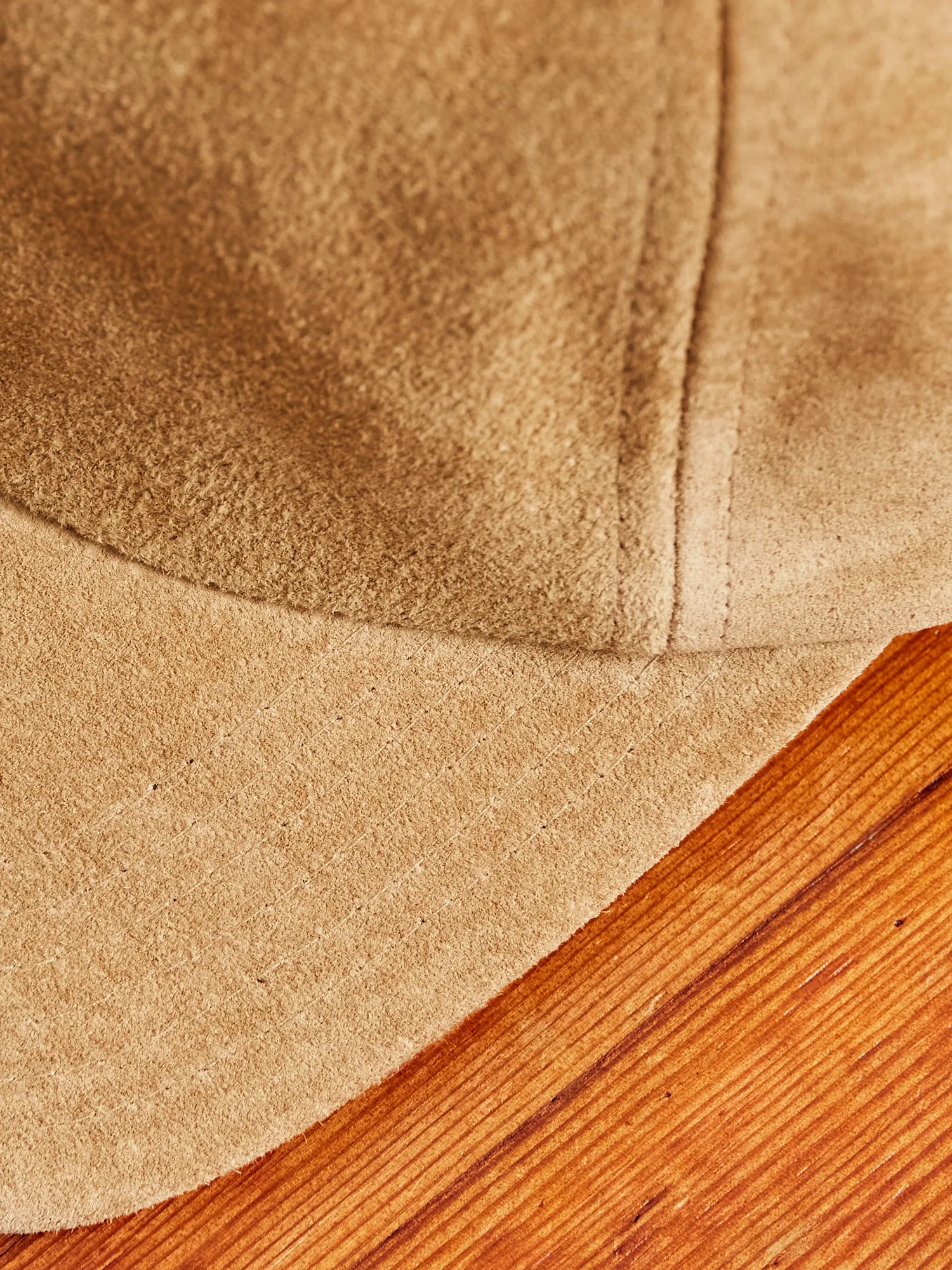 6-Panel Suede Cap in Camel