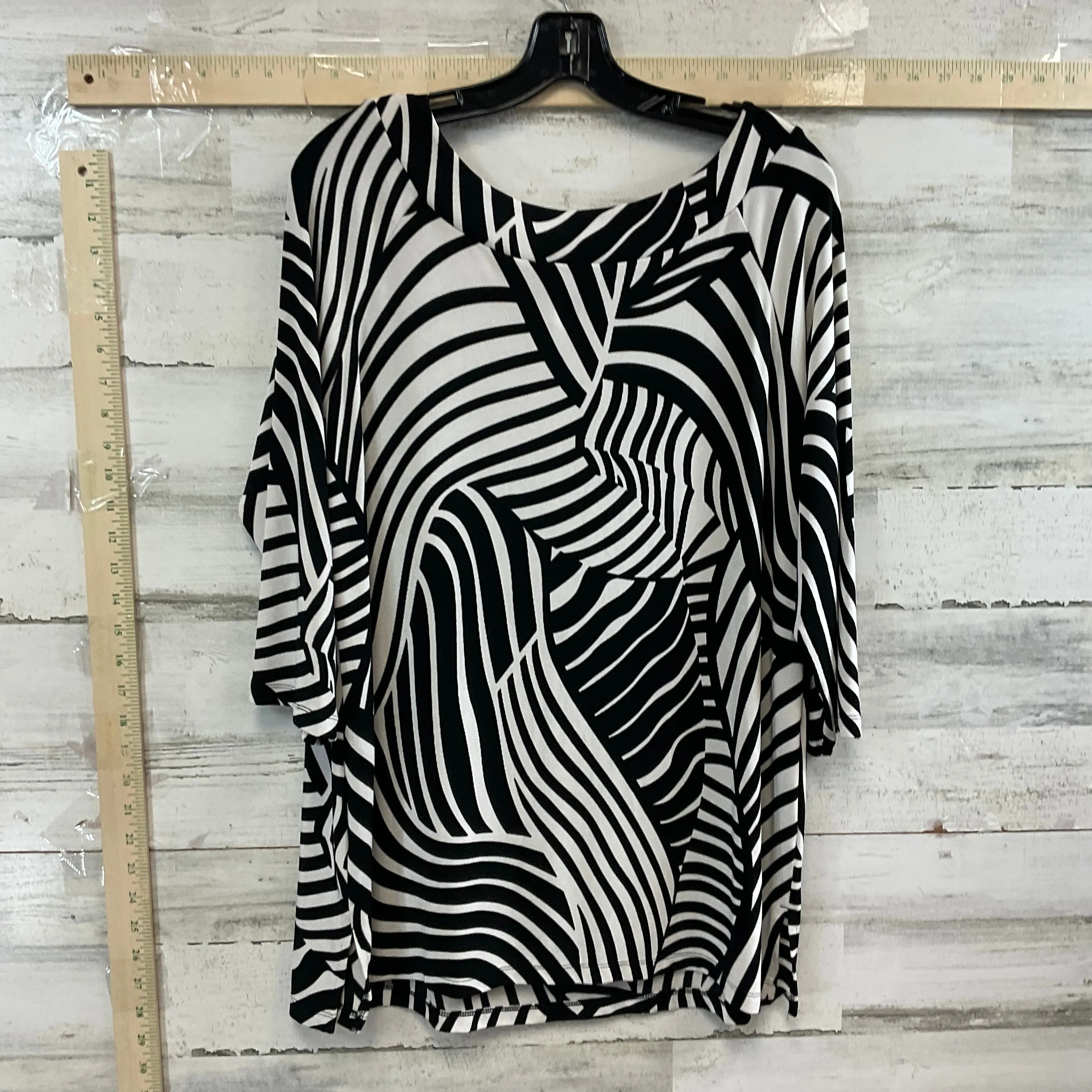 Black & Cream Top 3/4 Sleeve Chicos, Size L