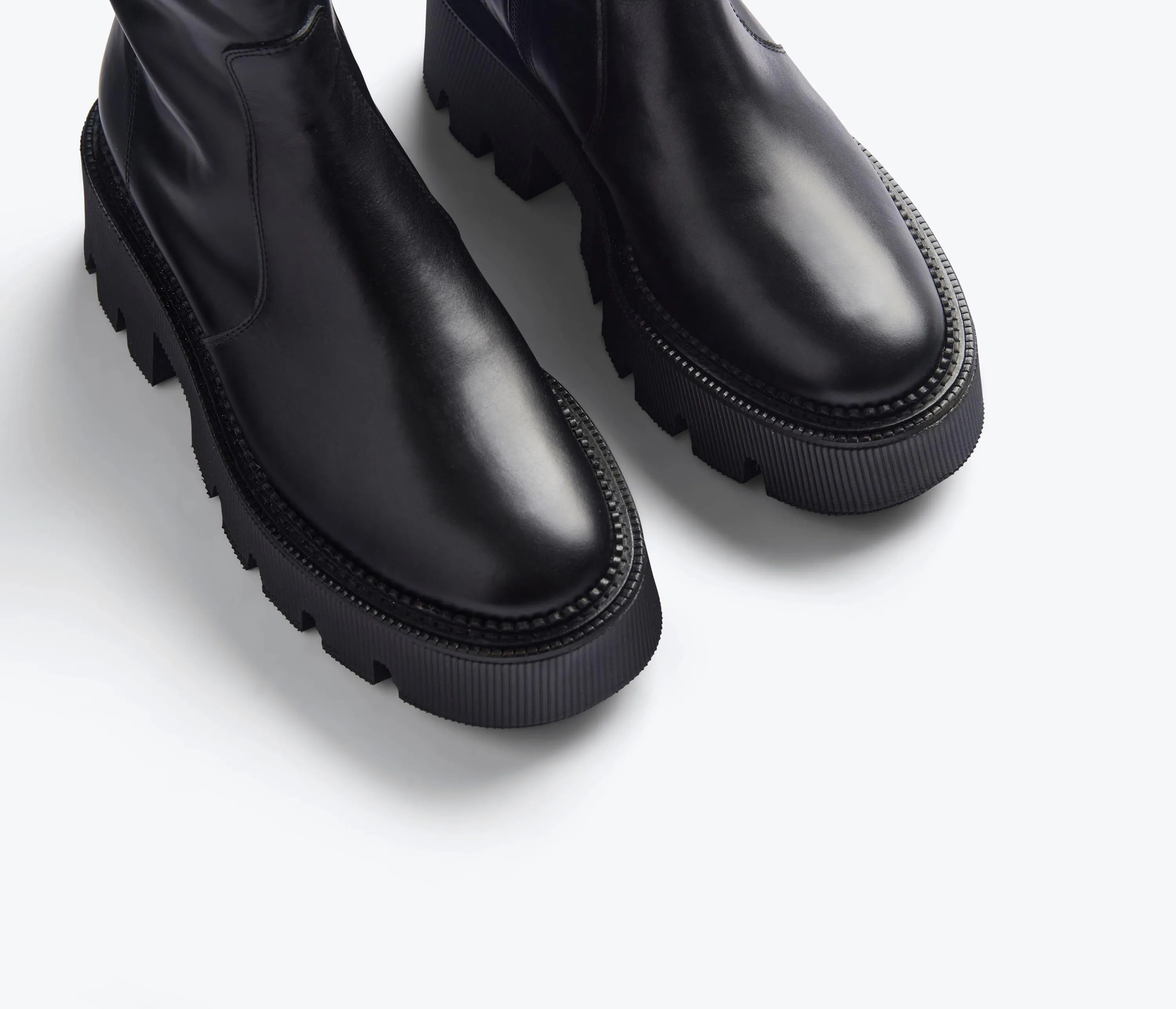 DARLA LUG SOLE CHELSEA BOOT