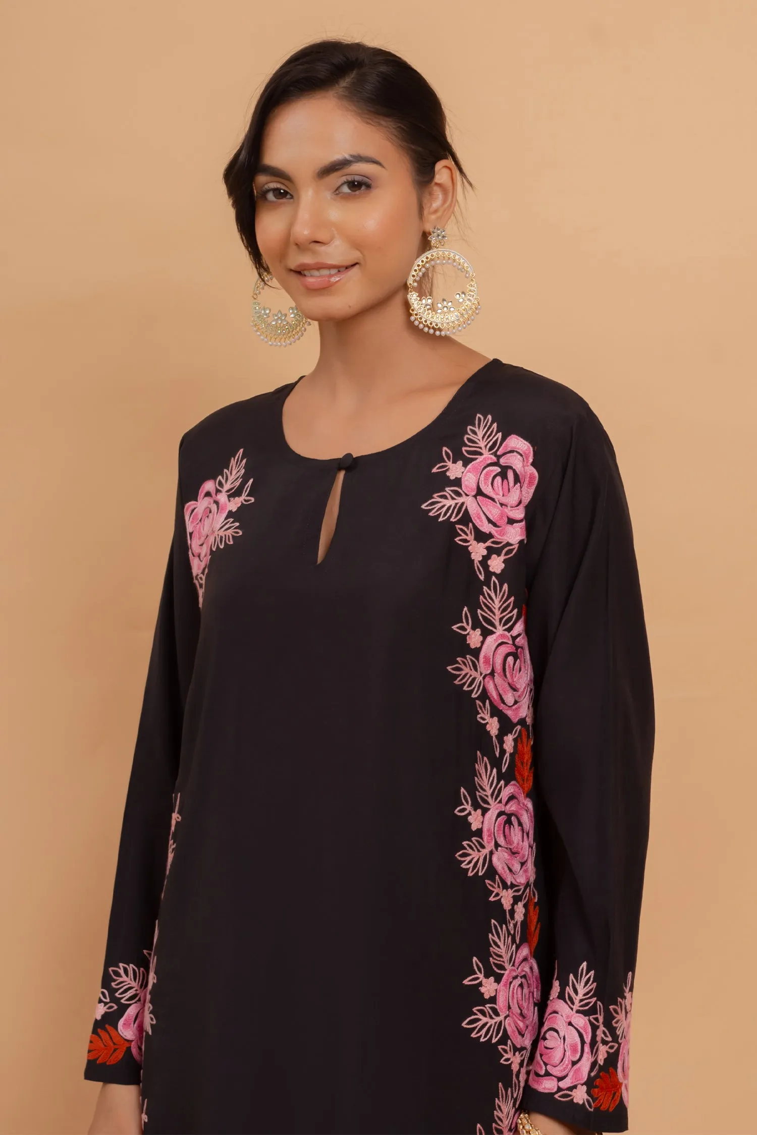 Falak Kashmiri Long Kurta In Black Muslin With Aari