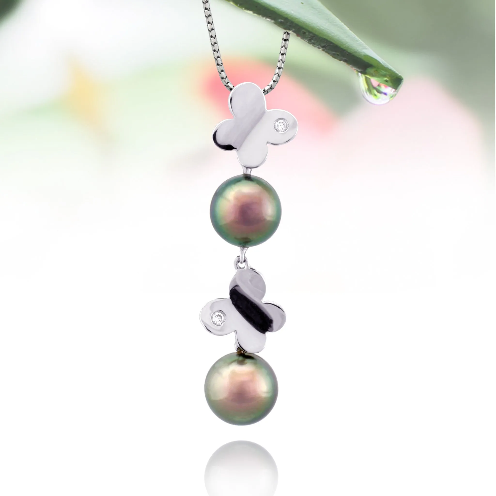 Tahitian pearl pendant in 18k white gold and diamonds - Dewdrops