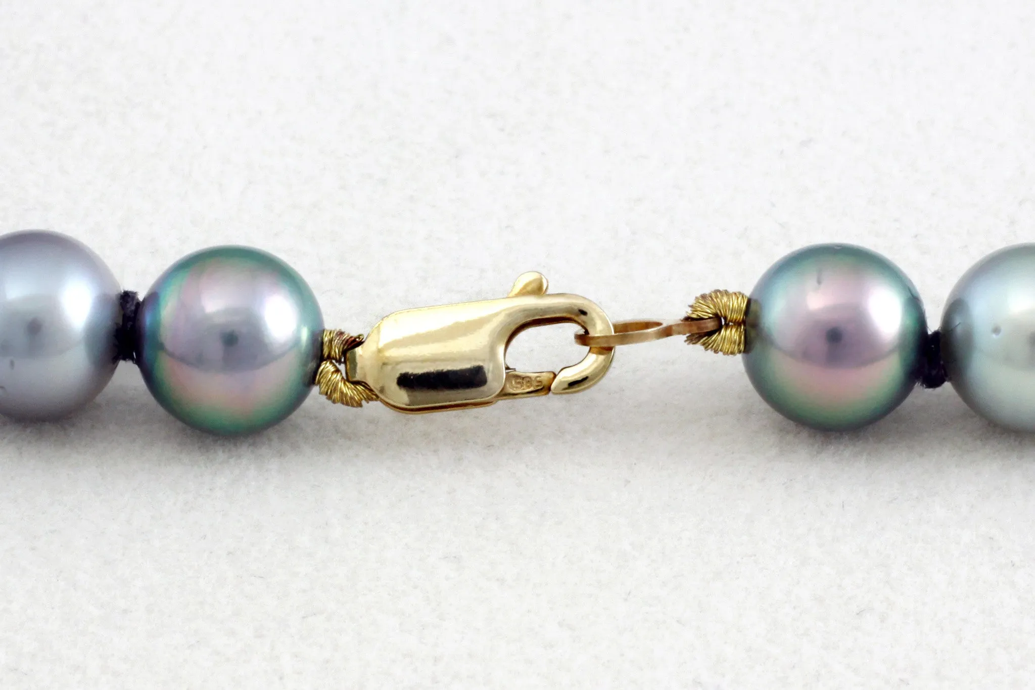 Tahitian pearl strand - 14K yellow gold clasp - NEYGPE01078