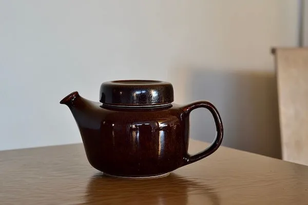 Vintage Arabia Finland "Mahonki" Teapot